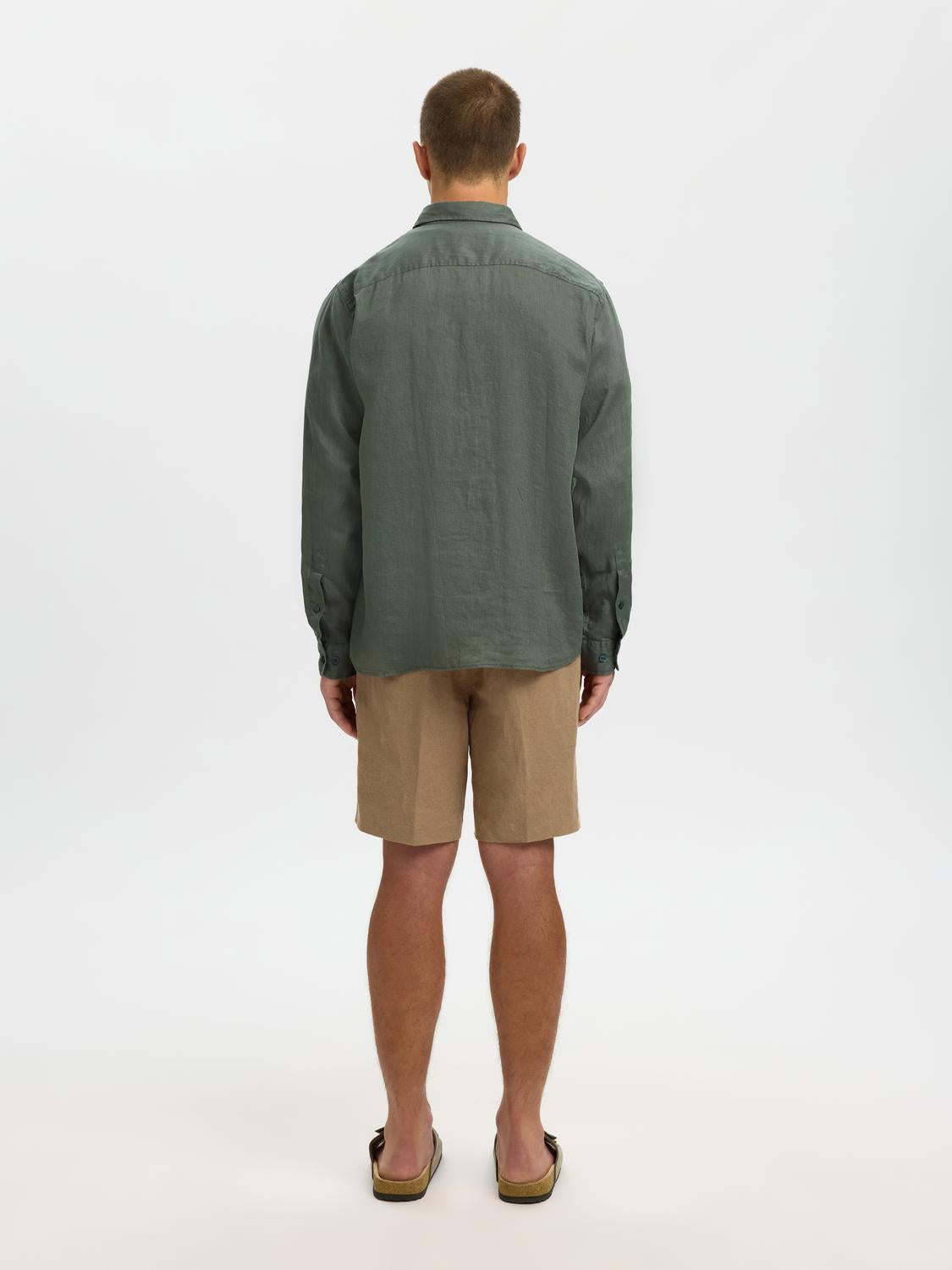 model_shot-back